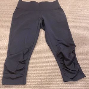 LUCY CROPPED WORKOUT LEGGINGS WITH  ORANGE TIE